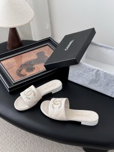 Chanel pantofle
