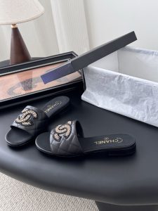 Chanel pantofle