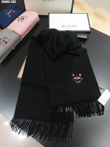 Gucci šály